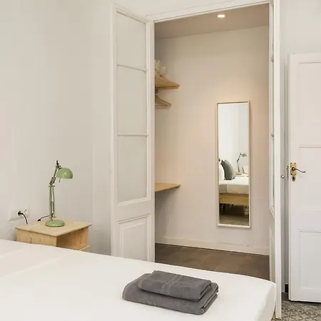 Apartment Large And Catalonia Square